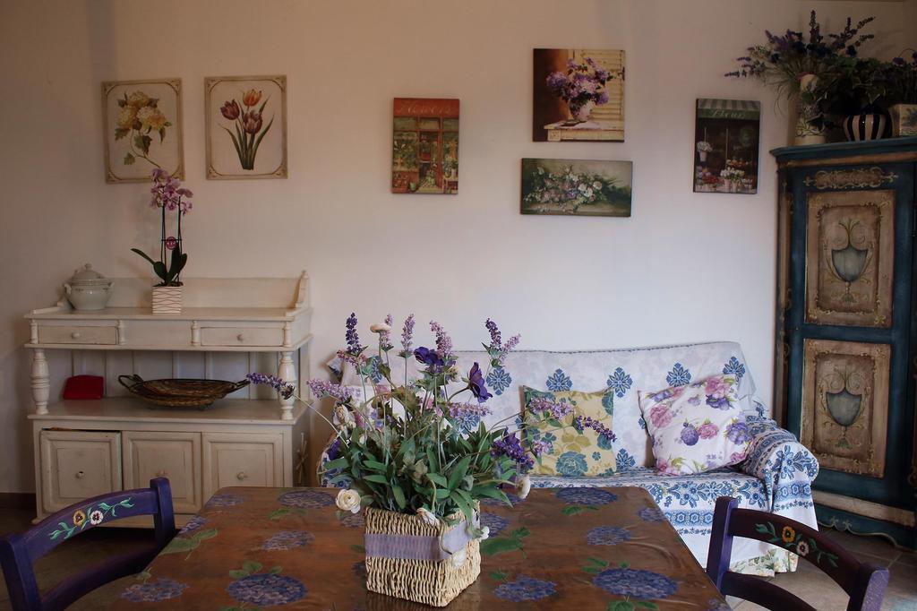 Appartamento Vacanze Magnolia E Glicine Tuoro sul Trasimeno Exteriör bild
